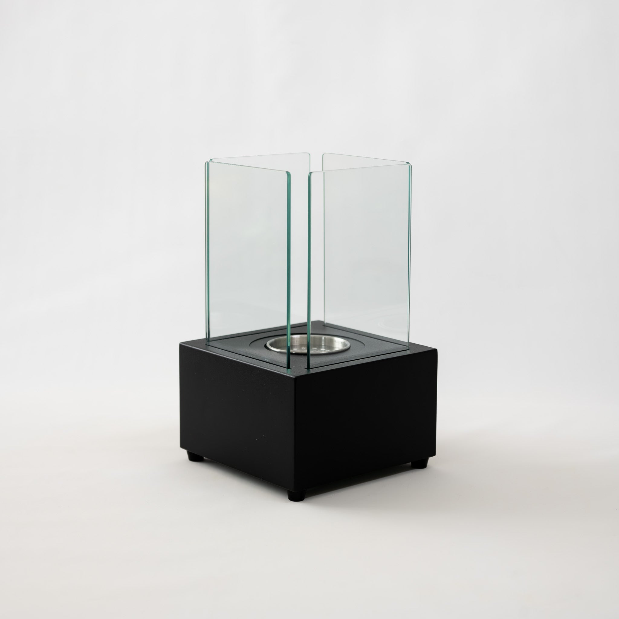 The Cube Small -Black 22t - Size: 20*20*32cm.